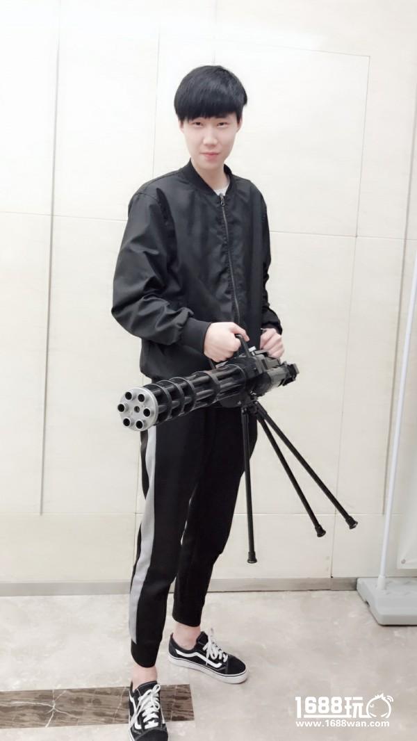 大风厂吃鸡之旅，蔡成功撩妹吃鸡两不误[多图]