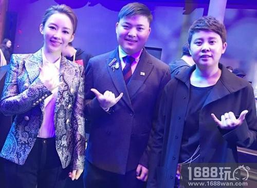 传承体育竞技精神《台球风云》代言人潘晓婷亮相LOL颁奖礼[多图]