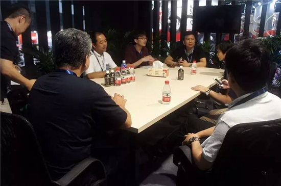做有态度的平台 展期第二日炎龙COG展台洽谈区爆棚[多图]
