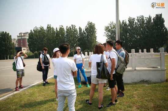 鱼乐星之旅潍坊站，斗鱼主播自导自演抱得美人归[多图]