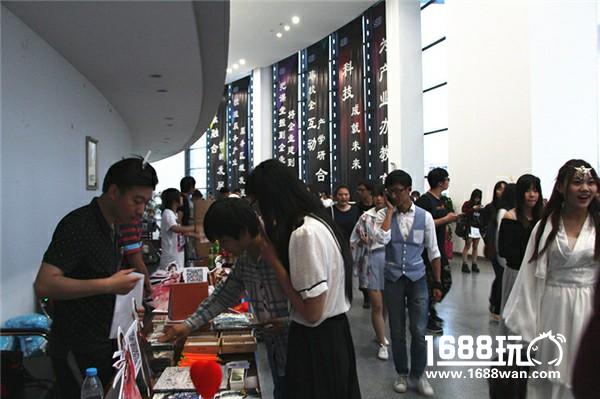 《熹妃Q传》亮相各高校漫展 ACG联动强势吸粉[多图]