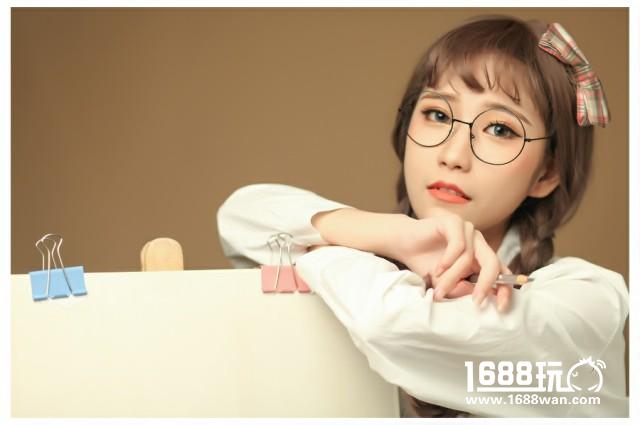 球球大作战美女惹火写真 虎牙直播有球玩更有球看[多图]