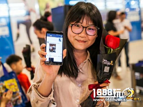 上海闹区惊现网红翅膀 《全民奇迹MU》520现场花式炫“酷”[多图]