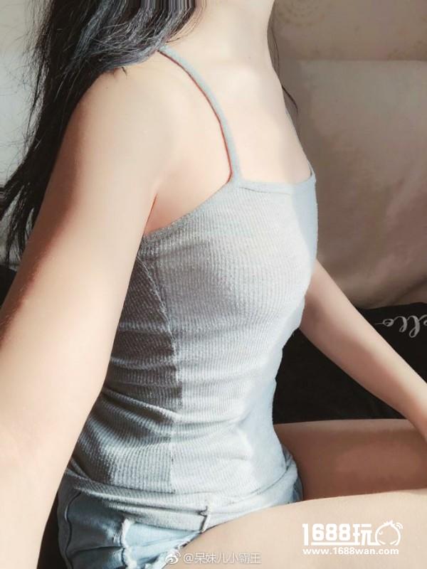 六六六的演技+女神级颜值，呆妹儿小霸王直播潜力受业界认可[多图]