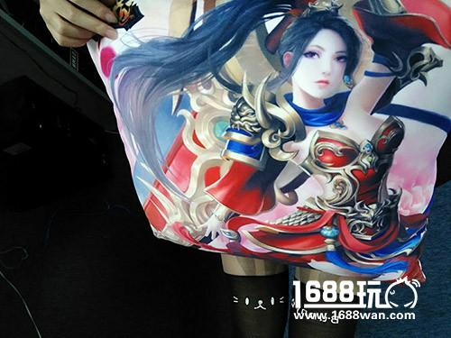 《战神传奇》手游福利官上线 限量抱枕鼠标垫首曝[视频][多图]