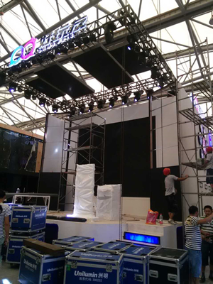 探班CJ现场：好玩友火力全开 展台搭建进行中[多图]