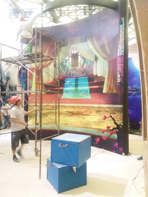 探班CJ现场：好玩友火力全开 展台搭建进行中[多图]