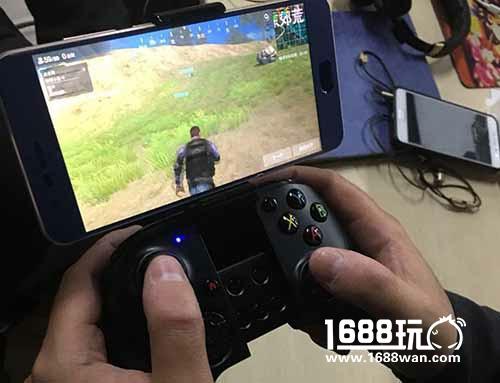 趁热“吃鸡” 用新游手柄玩《光荣使命：使命行动》有一套[多图]