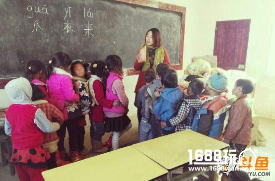 宇航员为希望小学太空授课，斗鱼直播圆孩子们航天梦[多图]