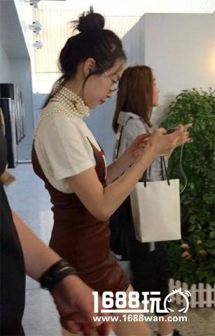女明星打《王者荣耀》时都在想什么？[多图]