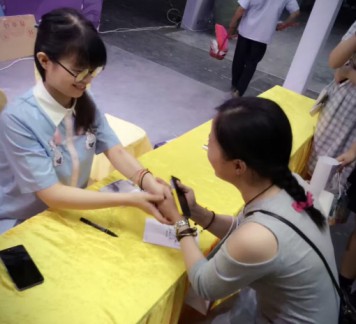 颜值拯救世界!《颜值恋》网络点击破两亿[多图]