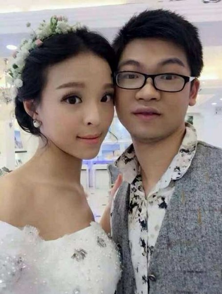 炉石传说第一娃王小板 天价出席虎牙CJ展台[多图]