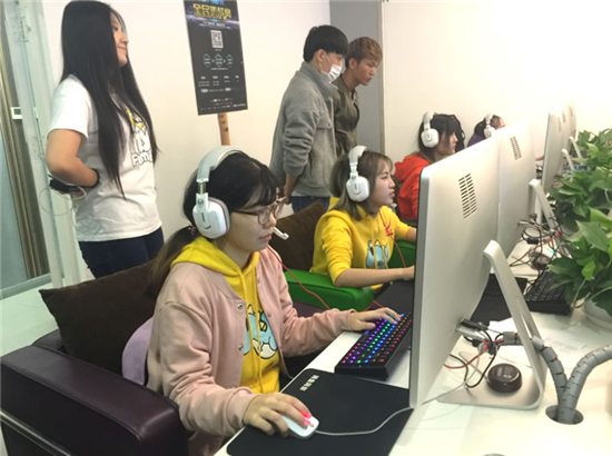 一大波女队选手来袭!苏宁聚力SES全民挑战赛校园行&落地赛同步进行[多图]图片2