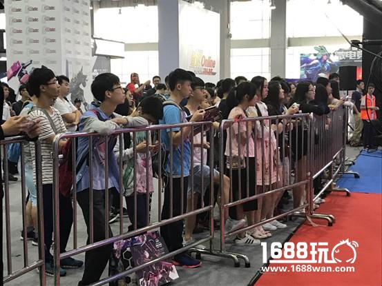 广州漫展虎牙直播粉丝见面会：王者荣耀大神与看球该如何选择[多图]图片2