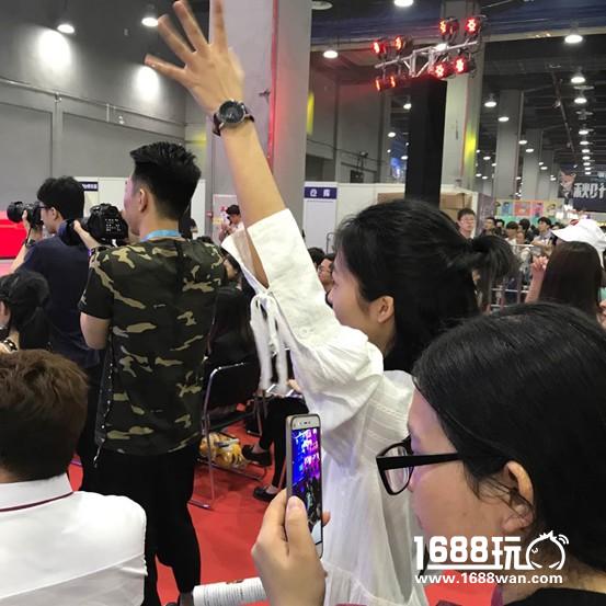 广州漫展虎牙直播粉丝见面会：王者荣耀大神与看球该如何选择[多图]图片5