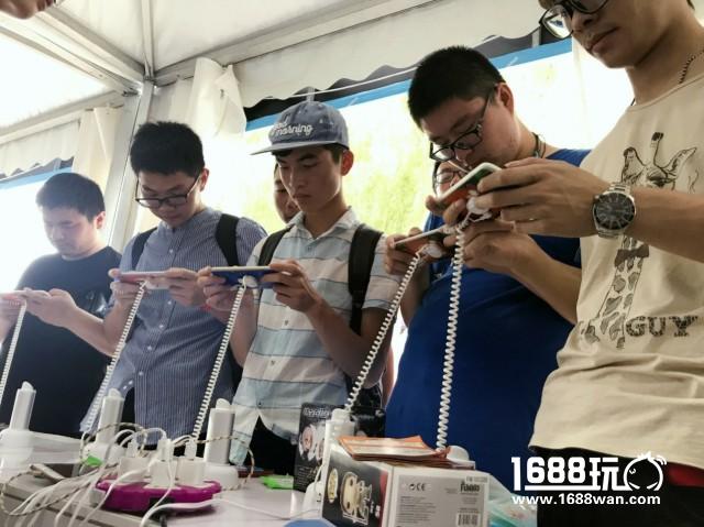 斗鱼嘉年华人气火爆，手游竞技直播竟选用二手手机[多图]图片11