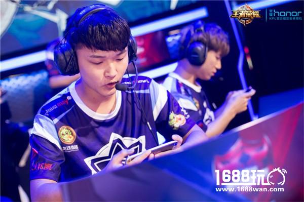 【KPL】神秘明星即将现身比赛现场，是选手还是解说？[多图]图片2
