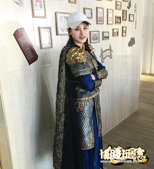 最强买家秀!《乱轰三国志》玩家穿诗爷战袍COS吕布![多图]图片7
